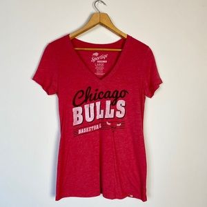 NBA Chicago Bulls Women's V-Neck Shirt Red Size L